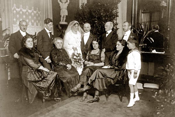 #nivoslider-622-caption-0 wedding