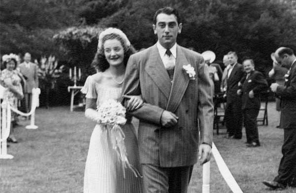 Her father having intercepted Roland’s efforts to find her, Janine finally  agreed to marry someone else, Leonard Maitland.  